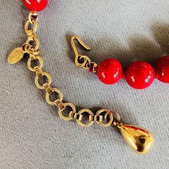 Vintage Monet Necklace Cherry Red Gold Lucite Beads Beaded PRETTY  18” 4325 - Picture 10 of 13